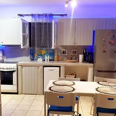 Special Rate Due To Pre Renovation! Bohemian Island House Pool And Beach