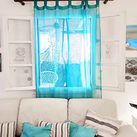 Special Rate Due To Pre Renovation! Bohemian Island House Pool And Beach