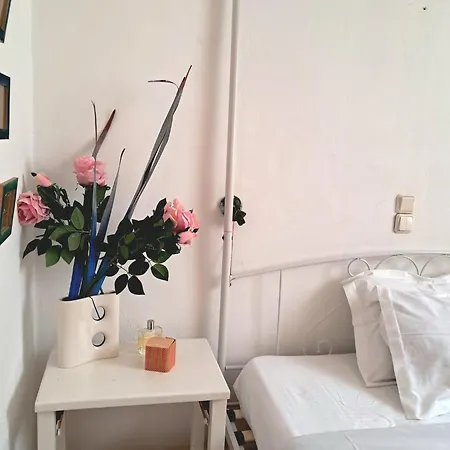 Special Rate Due To Pre Renovation! Bohemian Island House Pool And Beach Guest house Mykonos Town