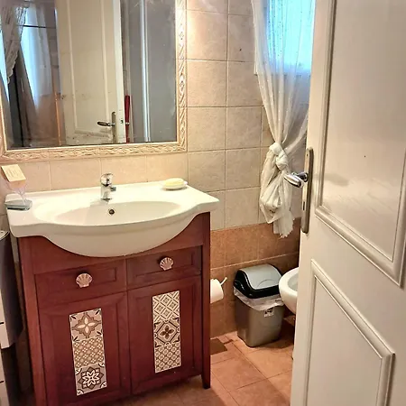 Special Rate Due To Pre Renovation! Bohemian Island House Pool And Beach Guest house Mykonos Town